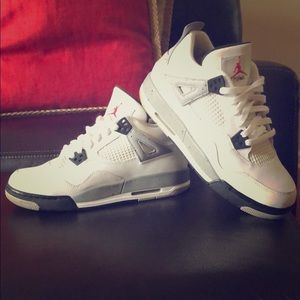 Air Jordan retro 4 cements